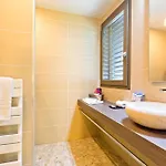La Croix De Savoie & Hotel 4*