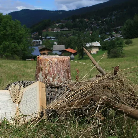 Hotel La Croix De Savoie & 4*