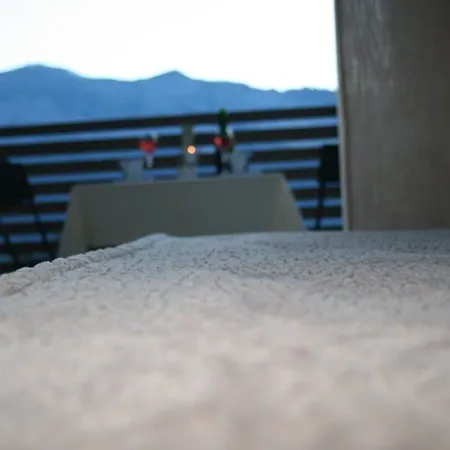 Hotel La Croix De Savoie & 4*