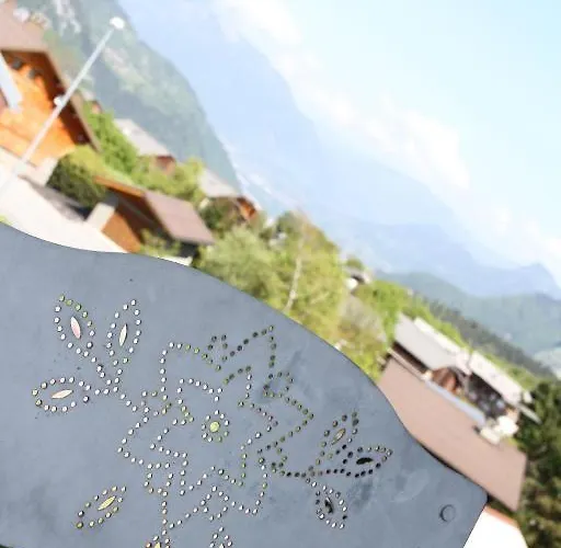 La Croix De Savoie & Hotel