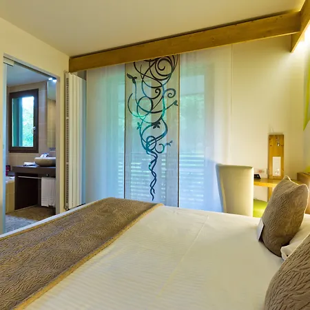 Hotel La Croix De Savoie &