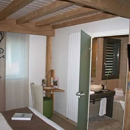 La Croix De Savoie & 4* Les Carroz d'Araches