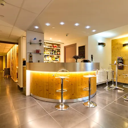 La Croix De Savoie & 4*
