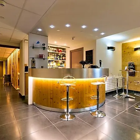 Hotel La Croix De Savoie & Les Carroz d'Araches