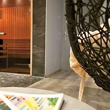 Hotel La Croix De Savoie &
