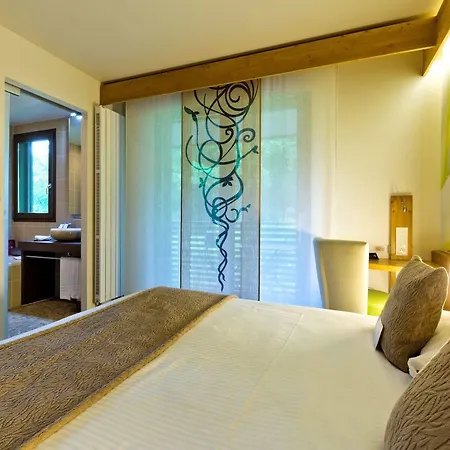 Hotel La Croix De Savoie&spa Les Carroz d'Arâches